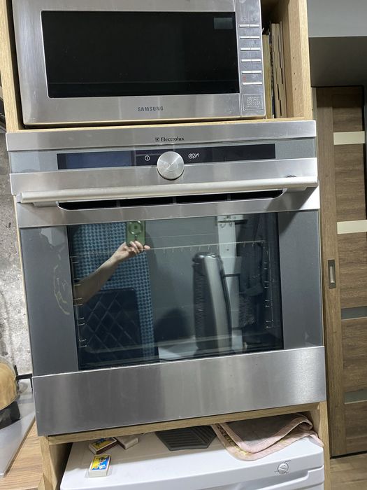 Встраиваемый духовой шкаф Electrolux EOC 69400