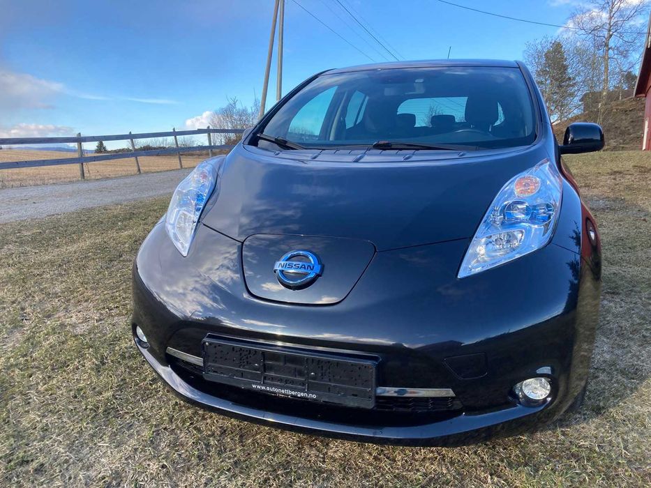 Nissan Leaf 24 KWt, рідний пробіг, 12 палок, тепловий насос, без ДТП