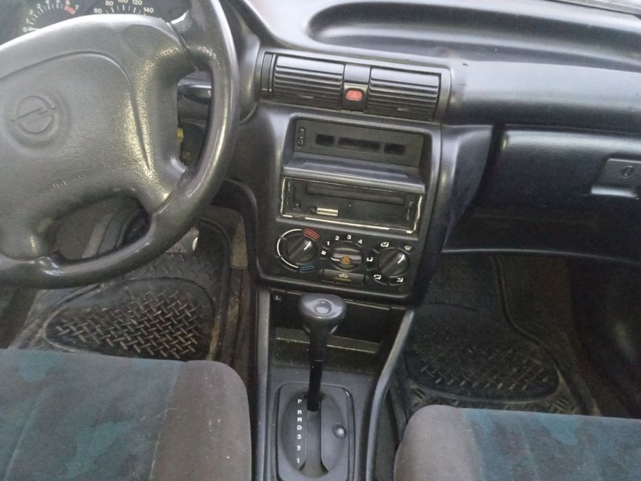 авто Опель Астра автомат