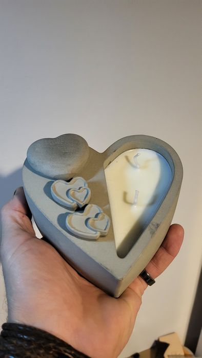 Świece sojowe w betonie