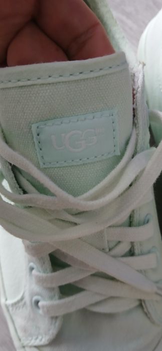 Miętowe oryginalne trampki UGG R 37
