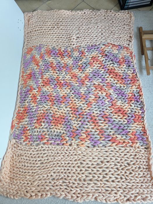 Sprzedam ręcznie robiony gruby wełniany koc