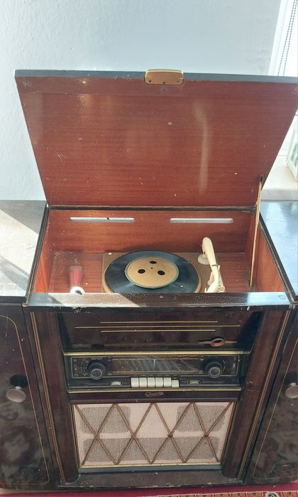 Szafa grająca Graetz 180W