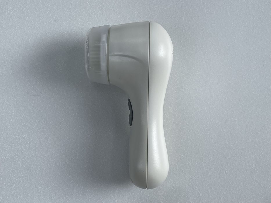 Щітка для очищення та масажу обличчя Clarisonic Mia 2 White