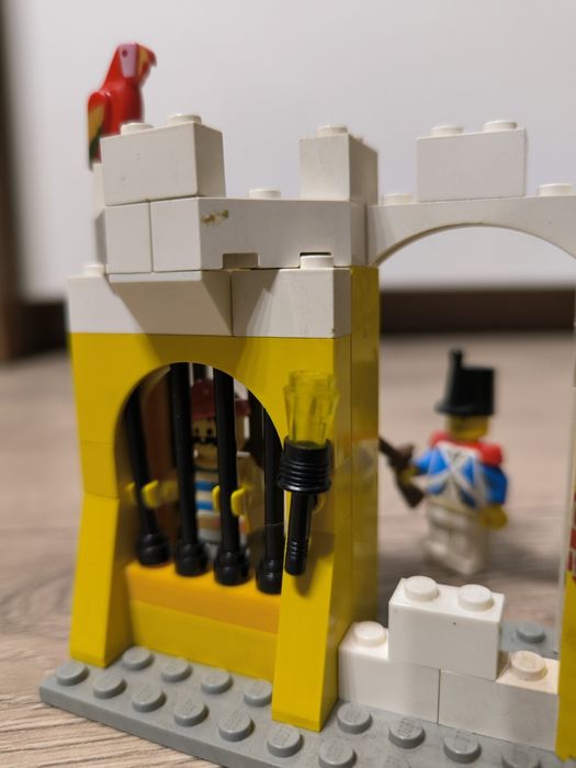 Zestaw LEGO 6259 Areszt Gubernatora Broadside'a