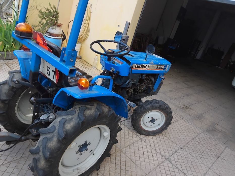 Trator isezi 2160 4x4