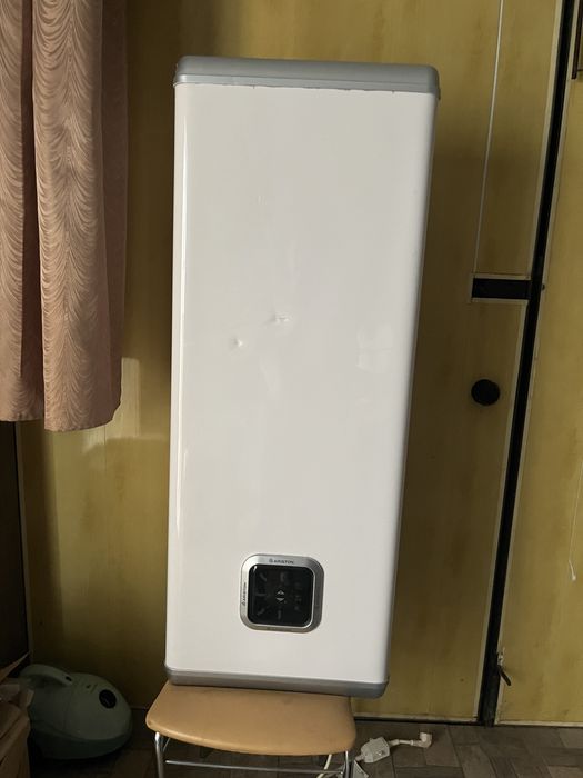 Продам водоподігрівач Ariston