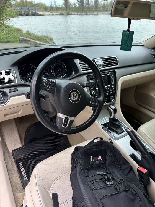 Volkswagen PASSAT NMS 2013