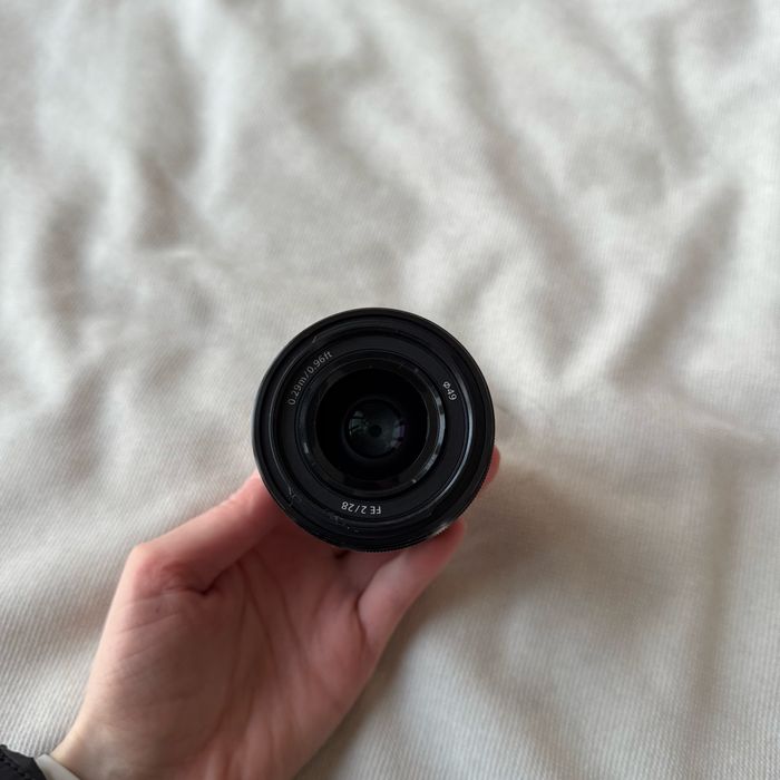 Обʼєктив Sony FE 28 мм 2.0