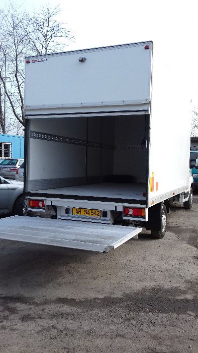 Tani transport auto z windą