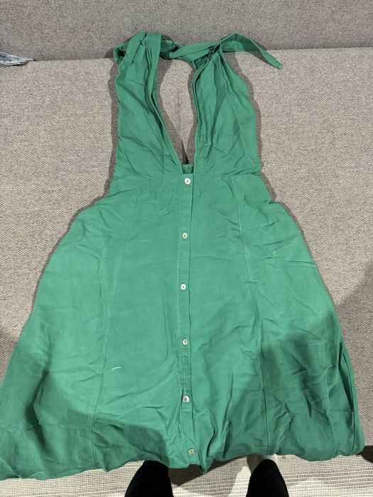 Zielona sukienka Oysho