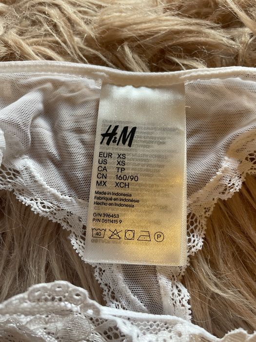 H&M 2pak koronkowe białe kremowe pudrowy pastelowy róż stringi majtki