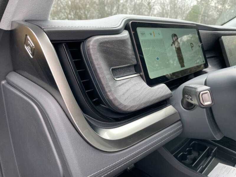 2023 Rivian R1T Adventure