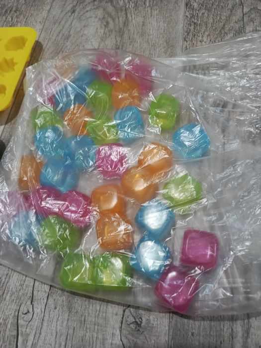 Kostki lodu i foremki