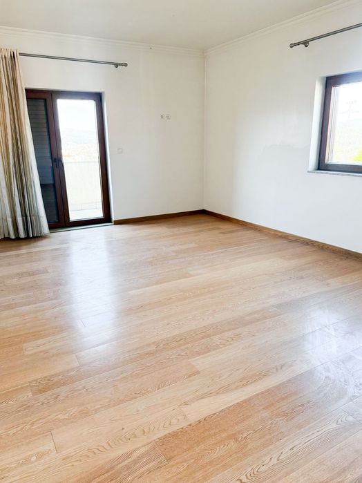 Moradia T4, Casa Moderna c/ Garagem, Jardim, Painéis Solares e Vinha / Próxima da UTAD, Vista deslumbrante.