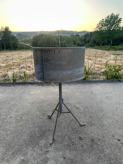 Fogareiro feito de aço inoxidável e ferro