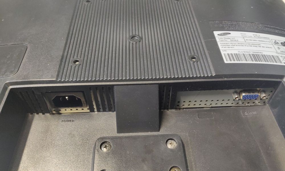 Монитор Samsung 19"