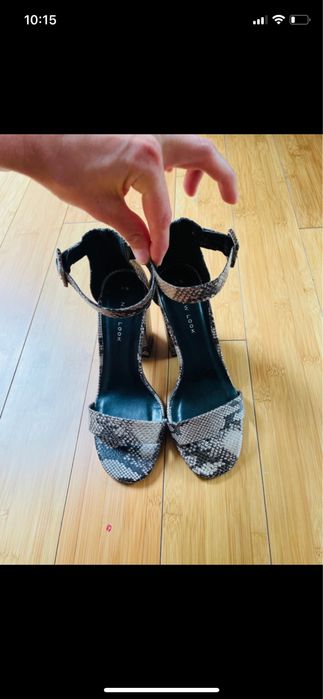 Nowe sandalki 36