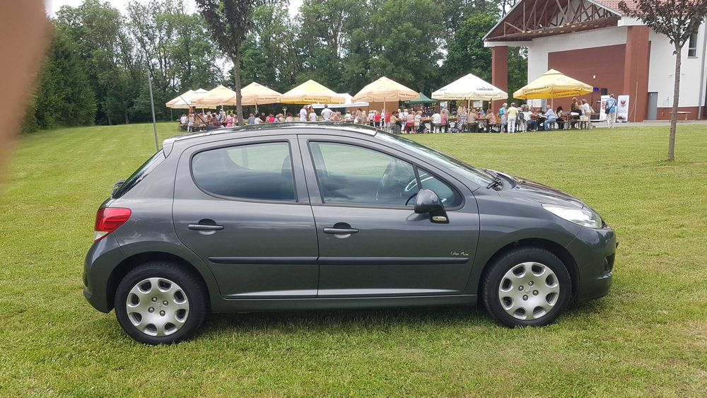 PEUGEOT 207 1.4benzyna 8v 75km 2010r PANORAMA DACH bluetooth KLIMATYZACJA