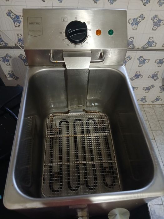 Fritadeira 8L com torneira