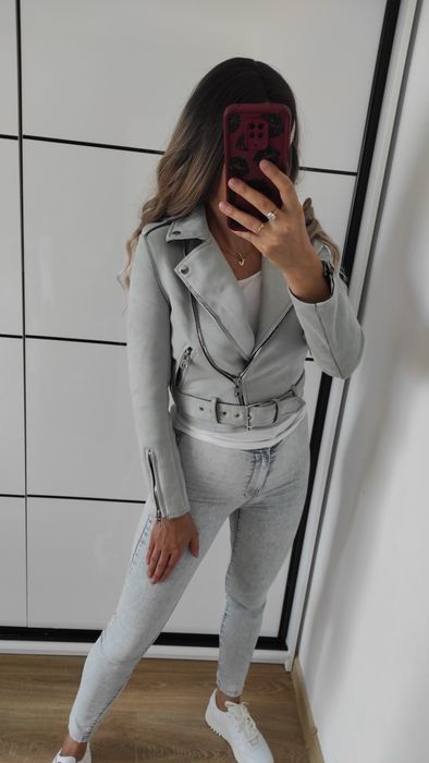 Krótka kurtka zamszowa z paskiem