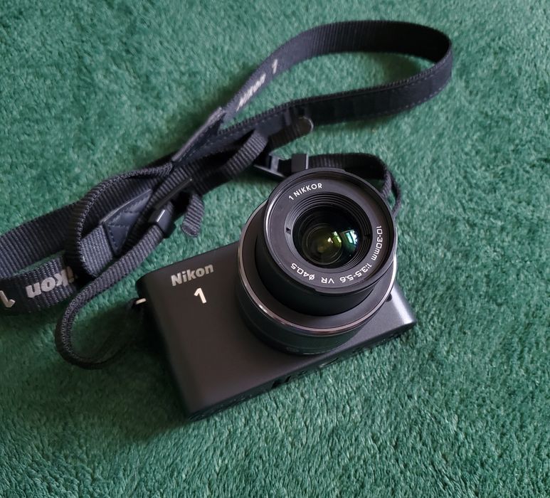 Фотоапарат Nikon 1 J2