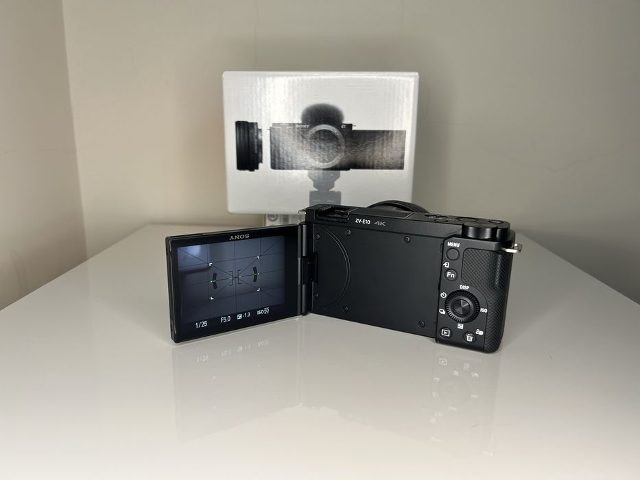 Sony ZV-E10 + Lente 16-50 + SmallRig + 5 Baterias + 2 Carregadores