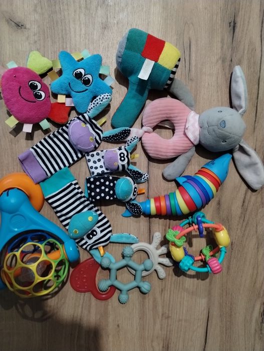 Zabawki dla niemowląt małych dzieci