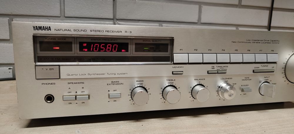 Amplituner Yamaha R-3. Stereo