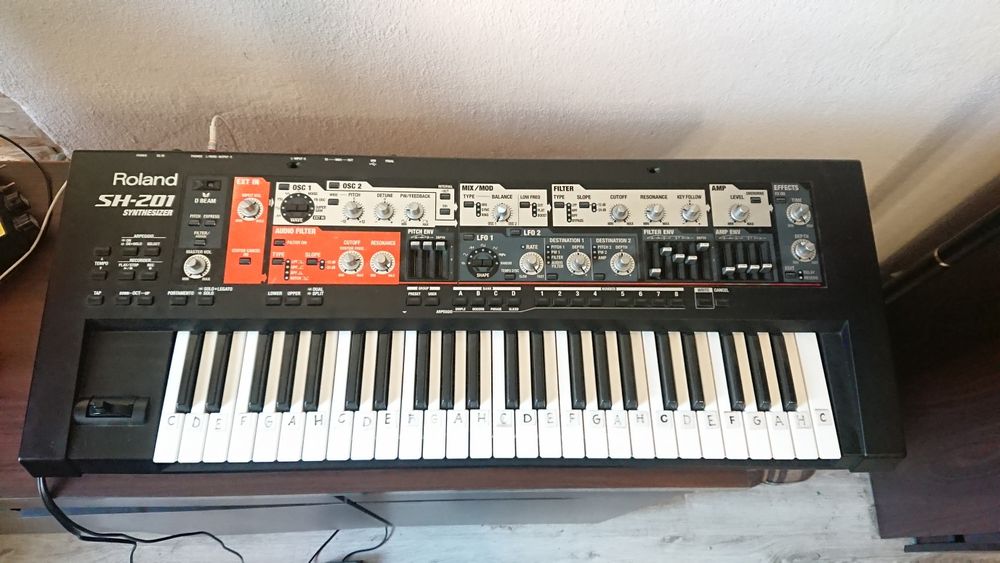 Roland SH-201 Kultowy Wirtualny Analog