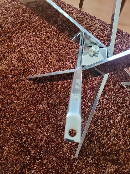 Mesa de vidro redonda 120cm pés metal, cromado.