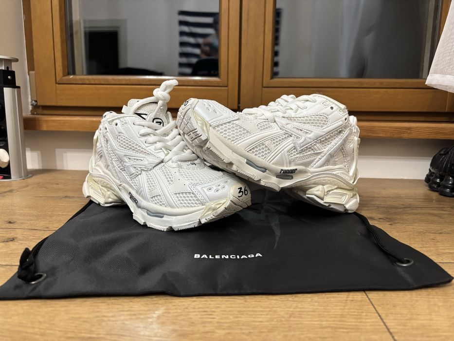Balenciaga runner