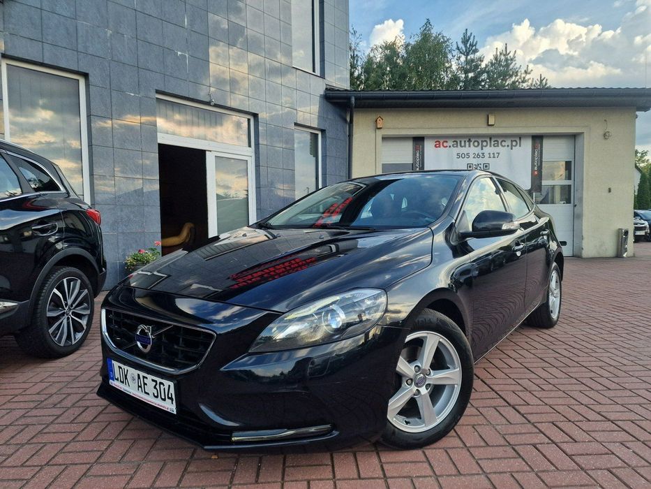 Volvo V40 1.6 D2 "You!" Bi-Xenon Ledy Digital Parktronic Tempomat Grzane Fotele