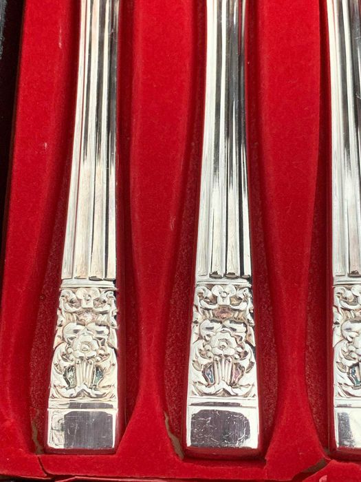 Вінтажні посріблені англійскі набори ONEIDA COMMUNITY