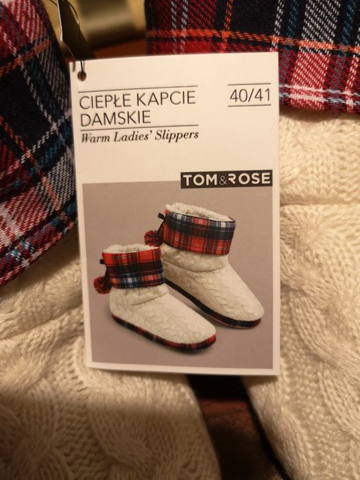 Ciepłe kapcie F-my Tom & Rose