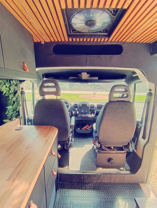 CamperVan artesanal — pronta para a aventura...