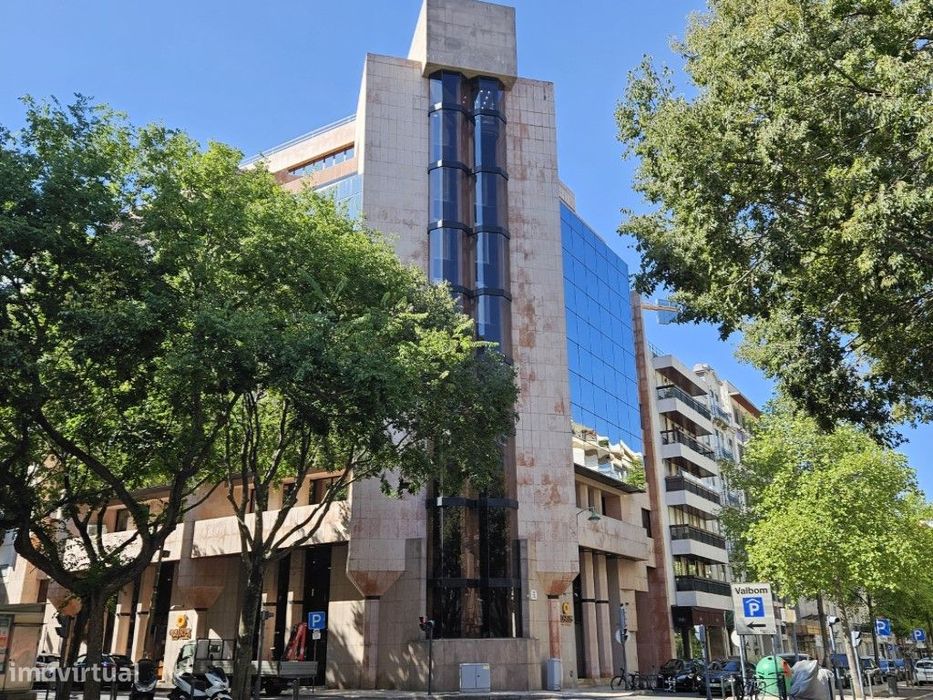 Escritório em open space com 406m2 - Avenidas Novas, Lisboa