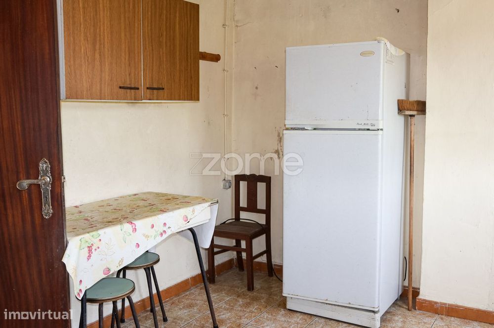Moradia para Reabilitação com Terreno em Vermoil.