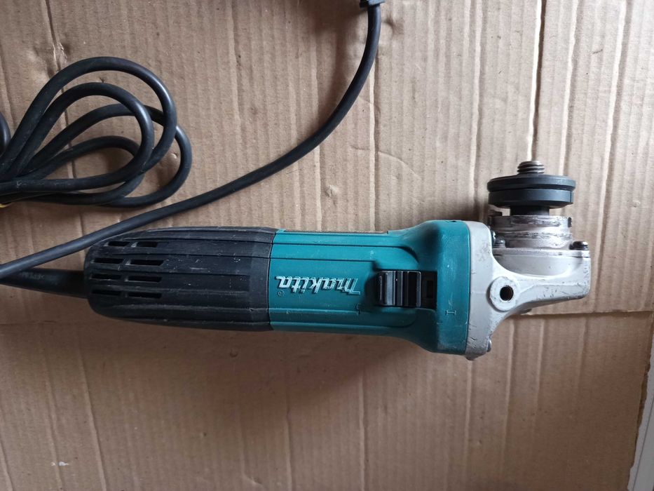 Пила - болгарка MAKITA  GA 5030 R.
