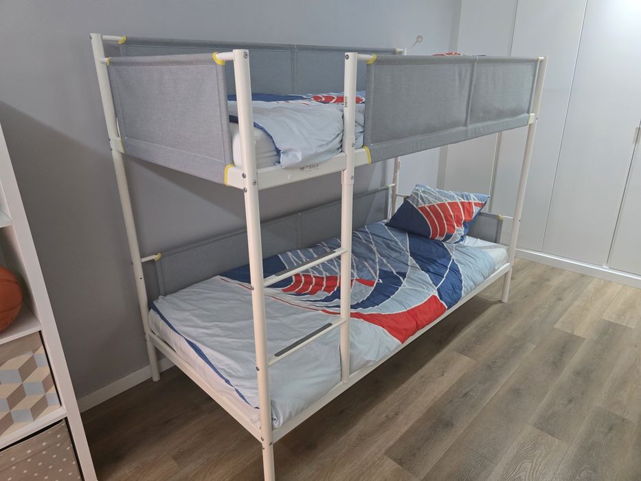 Beliche IKEA Vitval (Estrbelucheutura de beliche branca/cinza de 90x200)
- Estrbelucheutura de beliche branca/cinza de 90x2