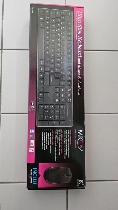 Conjunto de teclado e rato USB

- Teclado com layout QWERTY.
- Rato e447059019275980803