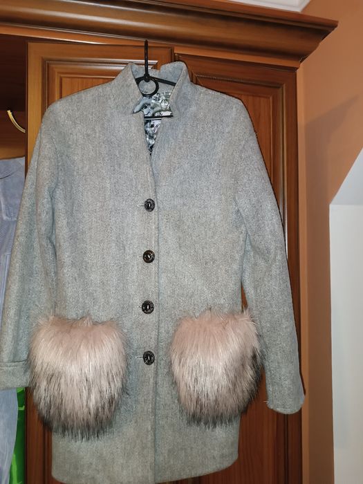 Пальто на 7-9 р.