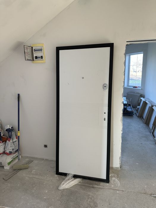 Нові Деревʼяні вхідні двері в будинок 86*206