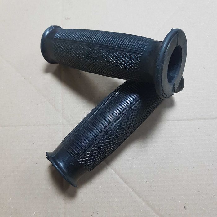 Ручки руля, грипсы резинки гумы М72 К750 (под обратки) газовая и левая