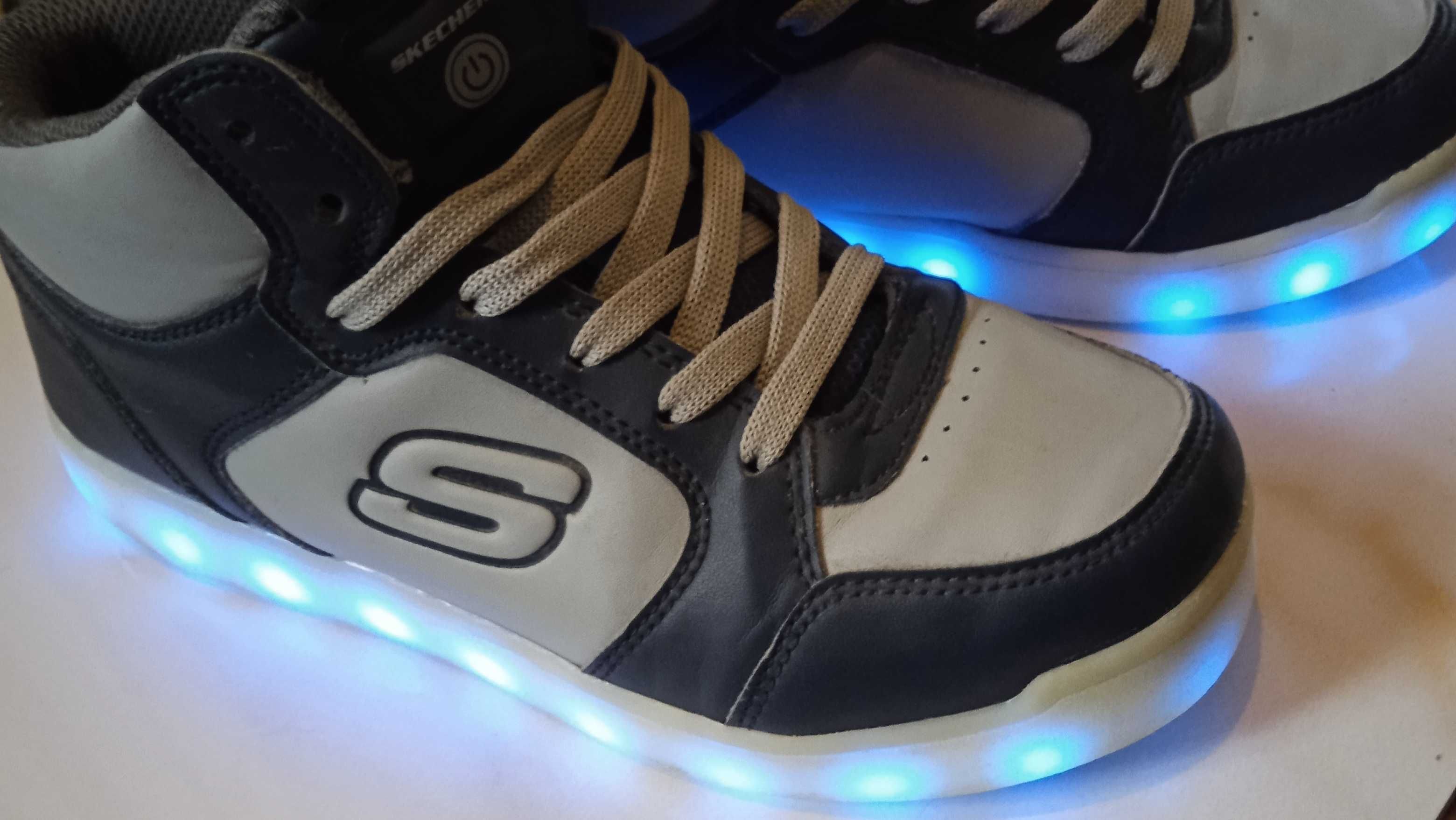 Кроссовки кожаные 37р.Skechers: 500 грн. - Детская обувь Харьков на Olx