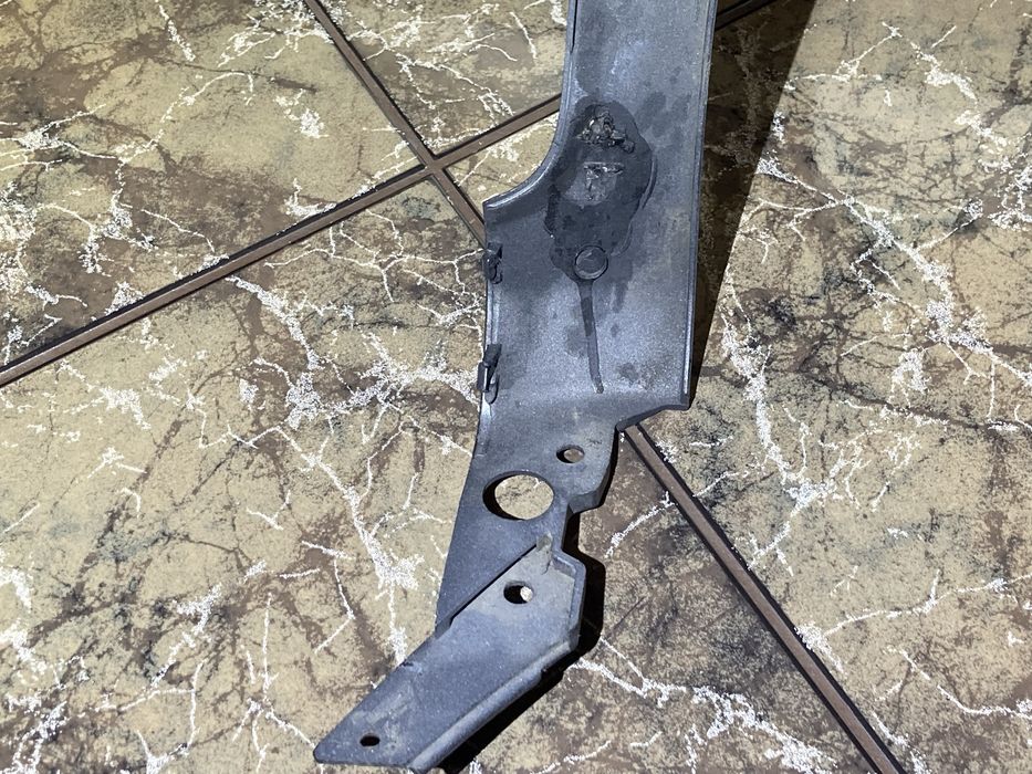 Listwa podzerzenie nakładk przód prawa Civic VIII UFO