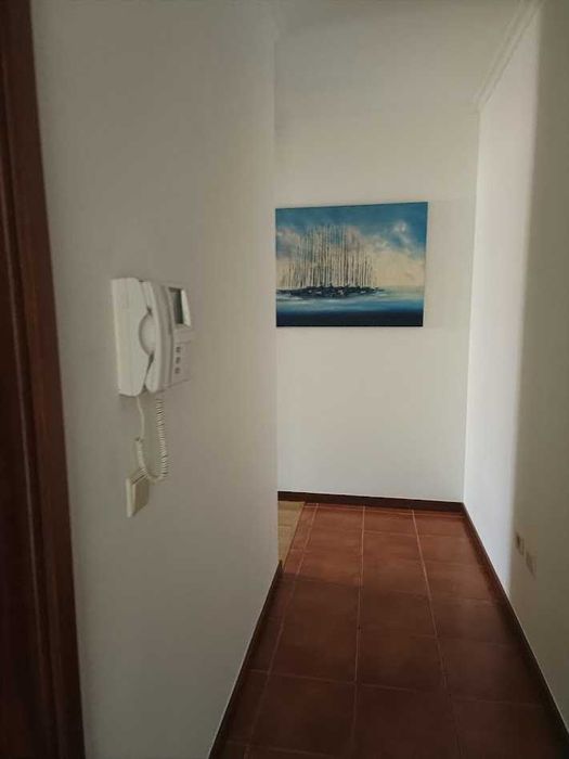 Alugo Apartamento T2 com garagem