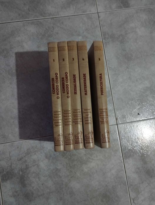 Coleção de 5 volumes  "O LIVRO DO CASAL - Preço conjunto 8€