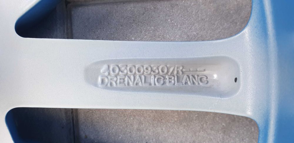 felgi aluminiowe koła R17 4x100  ET 44 renault Clio IV 4 4030/08014R