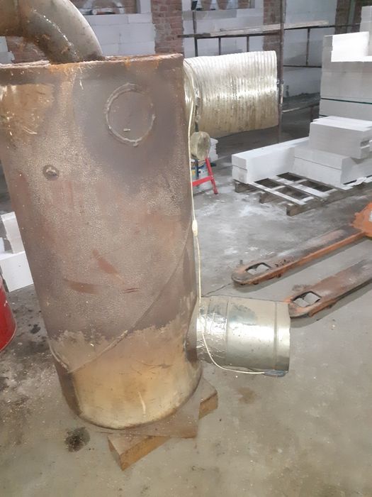 Sprzedam piec nadmuchowy około 50kw solidny blacha  10 mm